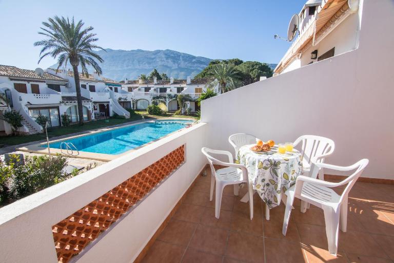 Apartamento Sol de Denia, dúplex con piscina y terraza cerca de la playa de la Marineta Casiana by Family Homes Rentals - Ferienwohnung Denia