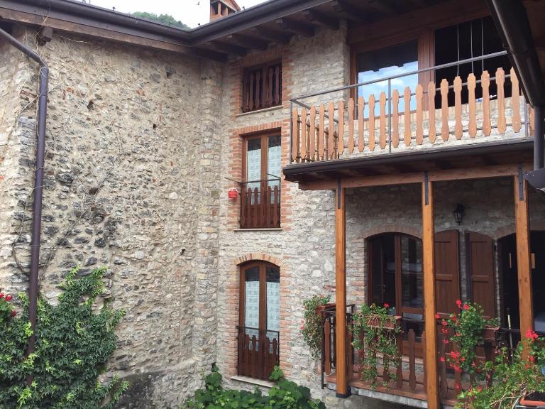 Casa Mary apartments - Chambres d'hôtes Tignale