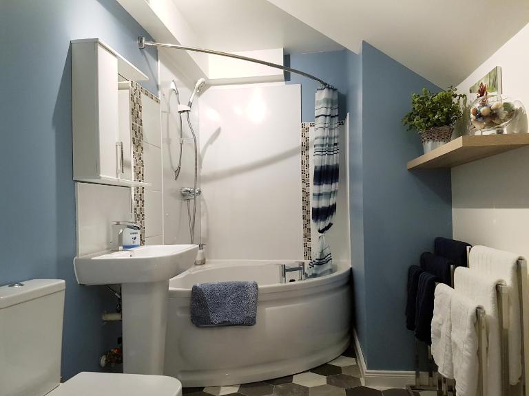 Inverness City 2 bedroom free parking - B&B Inverness