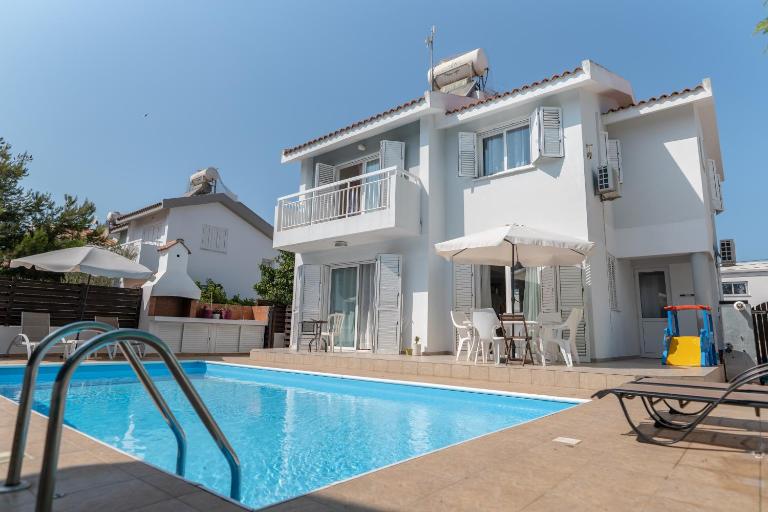 Sun & Sand Private Villa - Ferienwohnung Protaras
