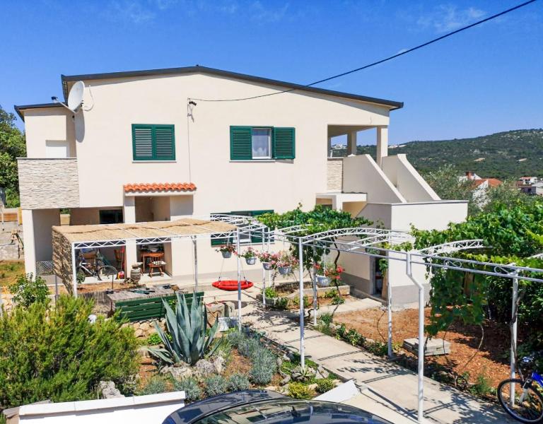 Vila Ivana Dolores - Bed and Breakfast Vinišće