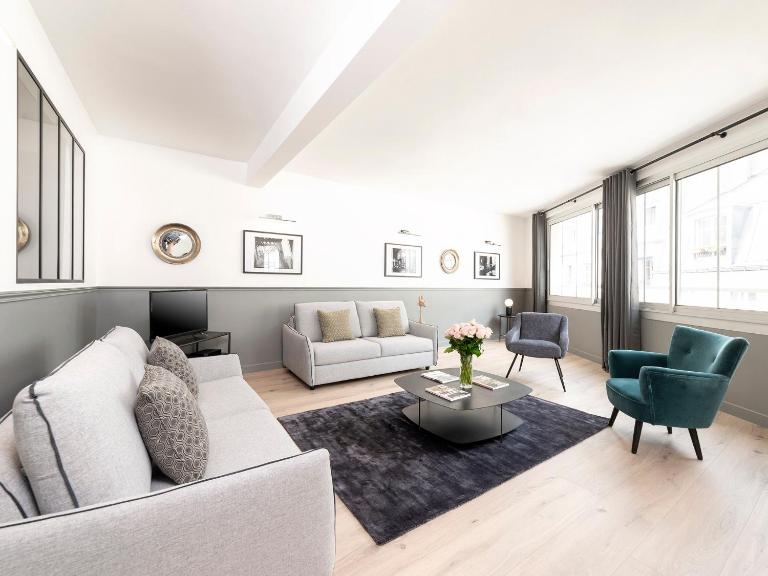 LivinParis - Luxury AC 3 Bedrooms Le Marais III - Bed and Breakfast Parijs