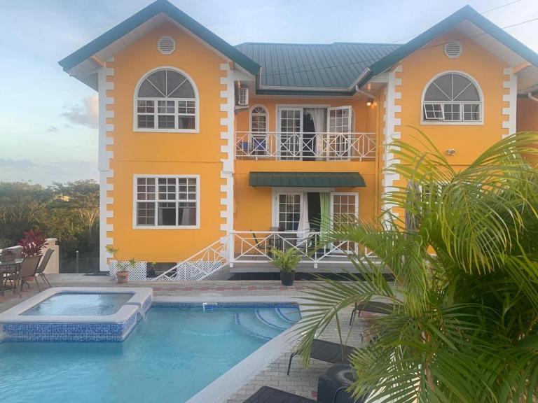 Faith's Villa Tobago - B&B Diamond