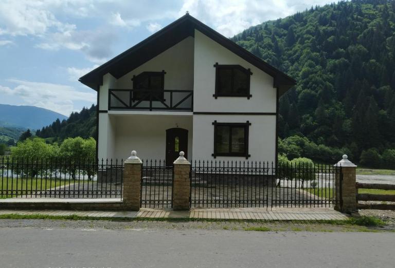 Котедж Shalet - B&B Kolochava