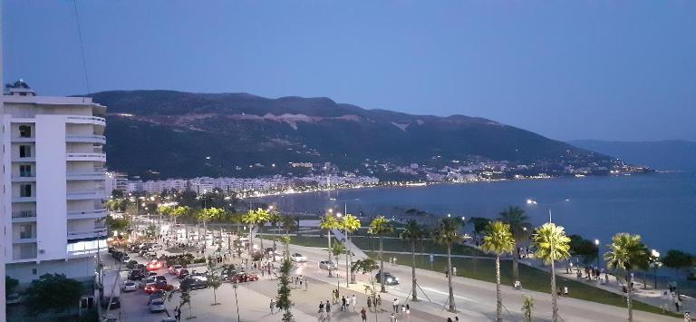 EVA APARTAMENT - Bed and Breakfast Vlorë