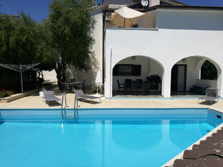 Ferienhaus Bozena Appartment 4 - Bed and Breakfast Vrsar