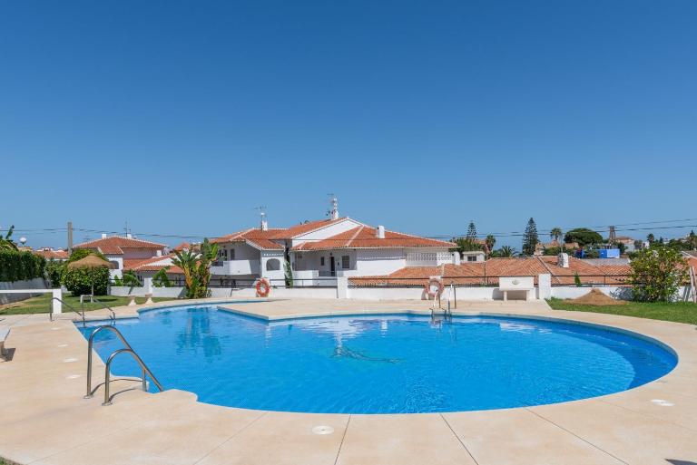 El Faro Home with a View, Pet Friendly, Wifi, Large Terrace, Sea View - B&B Mijas Costa