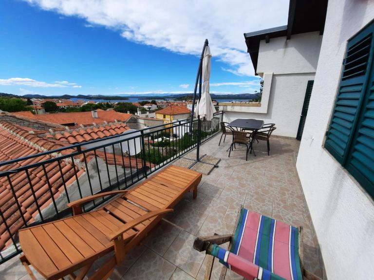 Apartment Baratula - B&B Murter