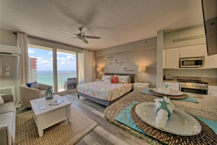 Deluxe Beachfront Studio, Shores of Panama, Oceanviews and Updated - Ferienwohnung Panama City Beach