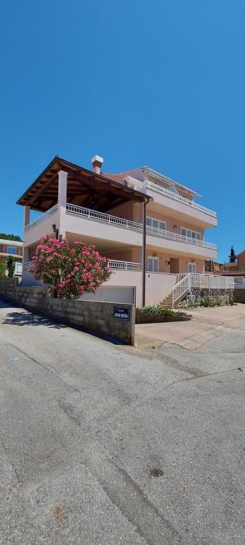 Apartment Ivana with a nice see view - B&B Cavtat