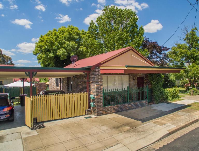 Central Armidale 2-Bedroom Apartment - B&B Armidale