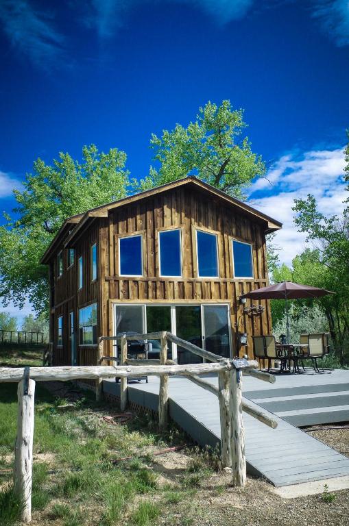 Rustic Hideaway - Ferienwohnung Cortez