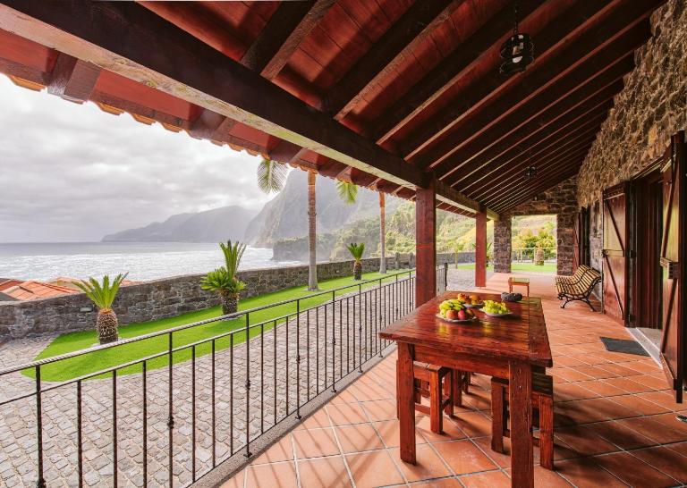 Seixal Sunny Villa A & B by Amazing Madeira - B&B Seixal