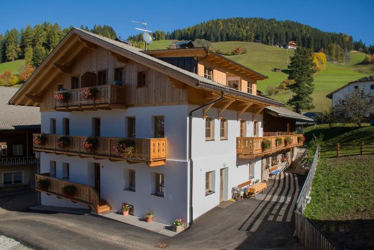 Appartments Jagerhof - B&B Braies