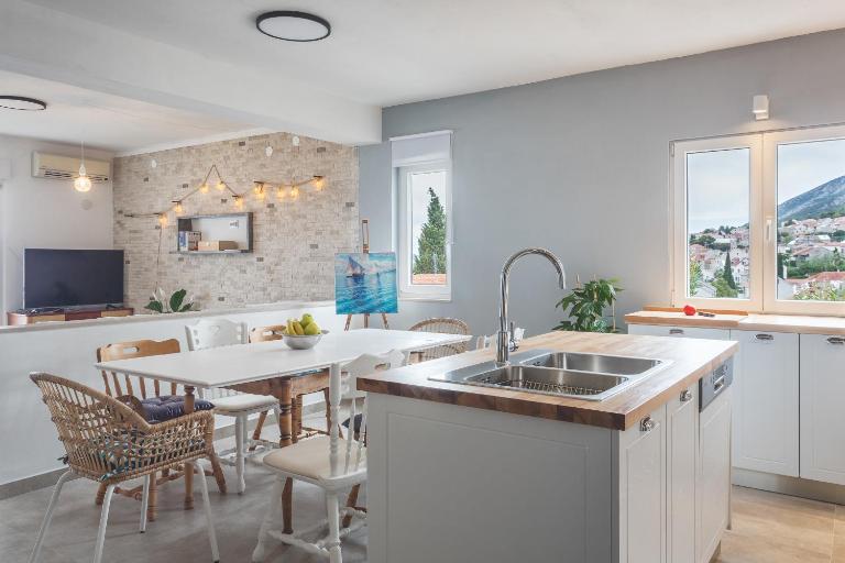 The Island Place - Ferienwohnung Bol