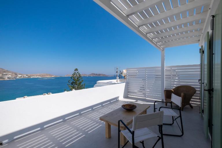 Lorenzo Studios and Suites Paros - Chambres d'hôtes Naoussa