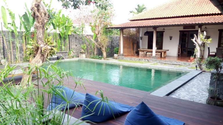 Villa Aquin - B&B Surakarta