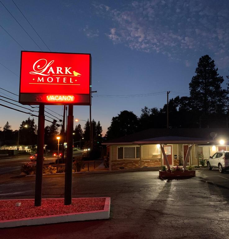 Lark Motel Willits - B&B Willits