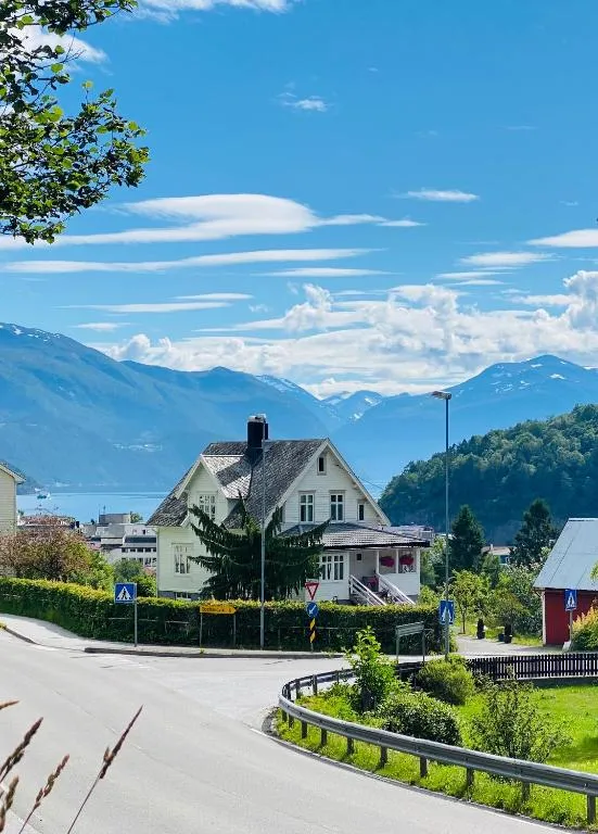 Fjord View Apartment - B&B Stranda