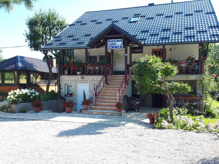 Guest House Family Varda Plitvice Lakes - B&B Plitvička Jezera