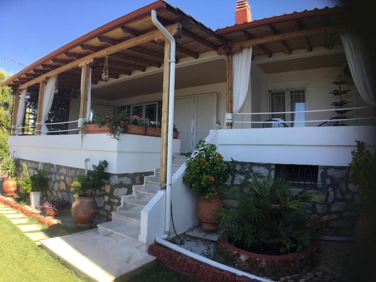 Beautiful beach house - B&B Gerakiní