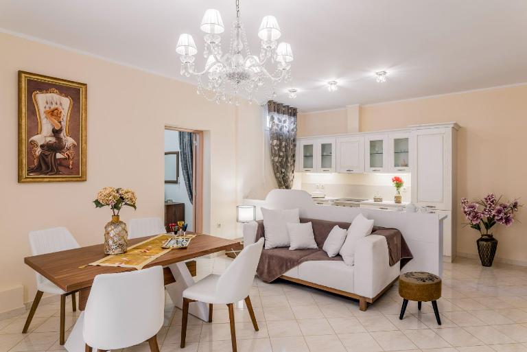 Faidra Luxury Apartment - Chambres d'hôtes Flóka