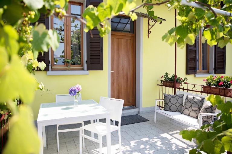 Casa La Vigna by Villa Porta Collection - Bed and Breakfast Luino