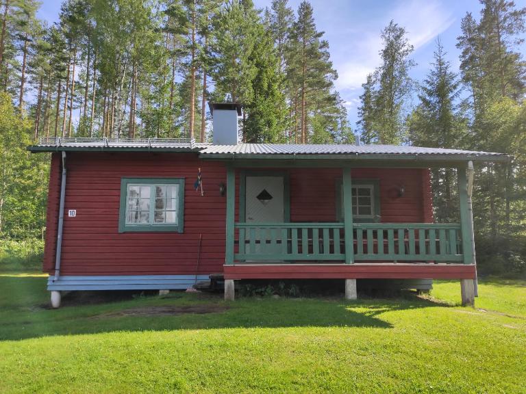 Ekesberget Stugby stuga 10 - Chambres d'hôtes Ekshärad