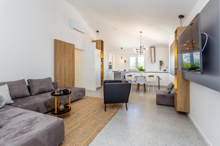 Apartment LAURUS - Bed and Breakfast Krk