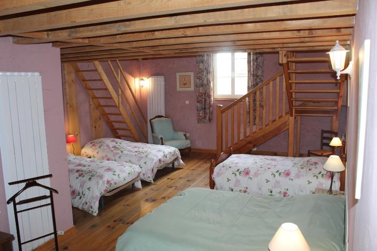 COMME UN COQ EN PÂTE - B&B Bourg-le-Comte