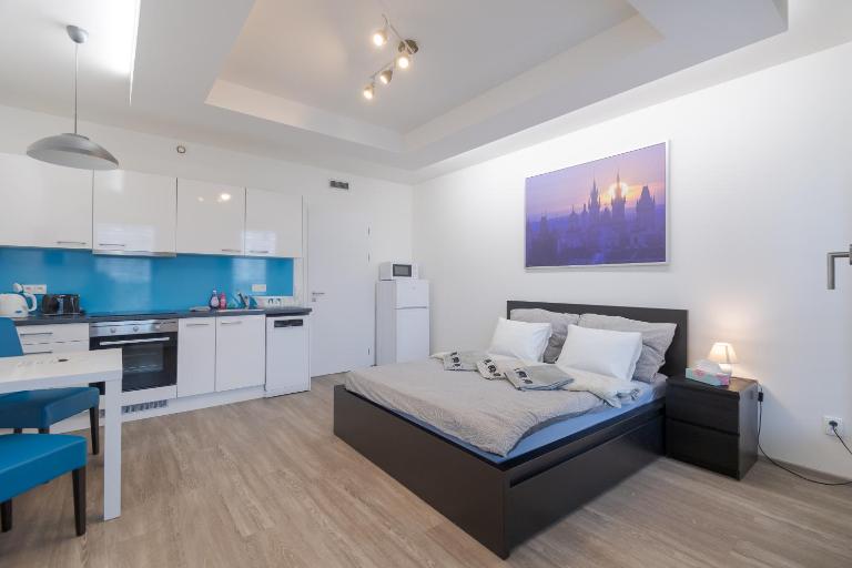 Bright Studio, 10min Centre, Free Parking - Ferienwohnung Prag