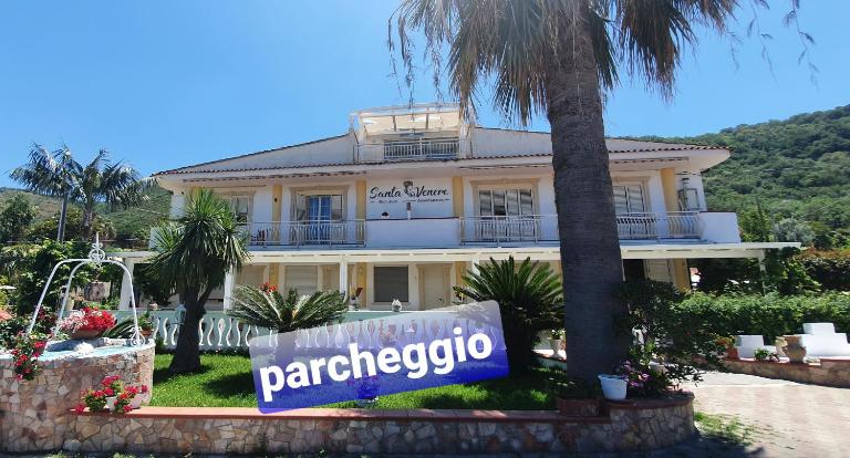 SANTA VENERE Apartments "PARCHEGGIO interno MOTO-AUTO" - Ferienwohnung Tropea