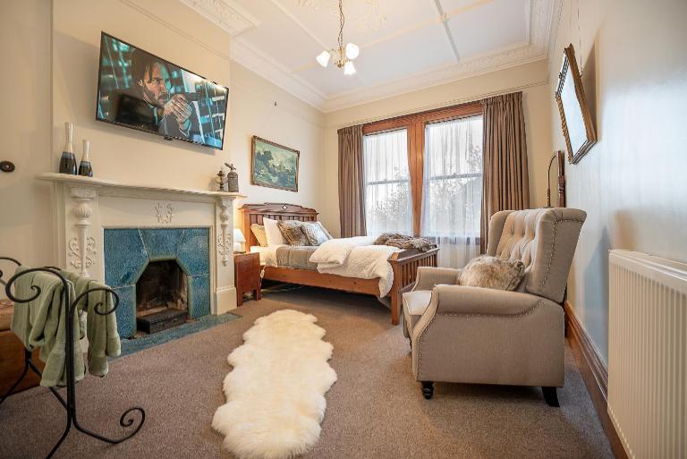 The Fern & Thistle Luxury Accommodation- Drinks, Hotpool, Sauna - Chambres d'hôtes Balclutha