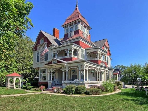 Grand Victorian B&B Inn - B&B Bellaire