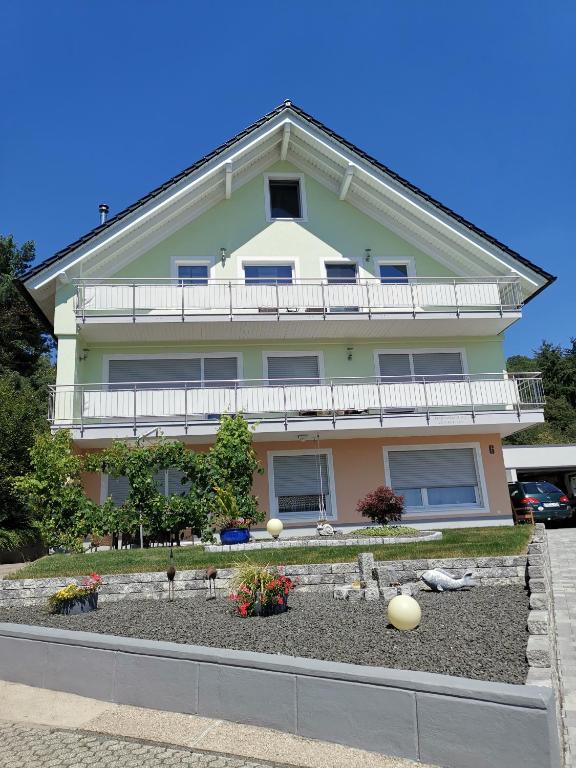 Ferienwohnung zum Bätstän - B&B Pluwig
