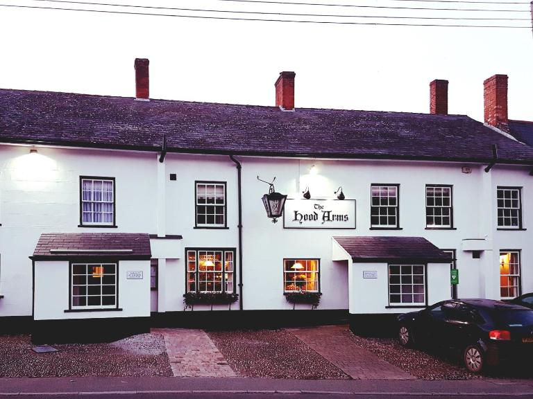 The Hood Arms - Bed and Breakfast Bridgwater