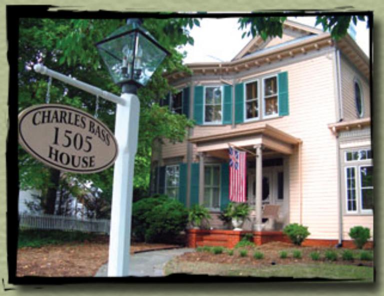 Charles Bass House Bed & Breakfast - B&B South Boston