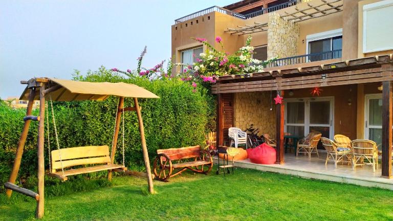 Florence Chalet in Marina Wadi Degla Ain Sokhna - Ground floor with 360 Sqm with Private Garden - B&B Al ‘Ayn as Sukhnah