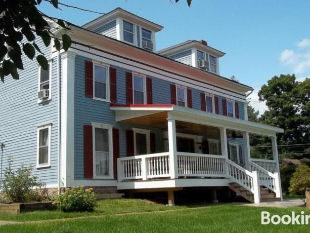 Tin Brook Bed & Breakfast - Ferienwohnung Walden