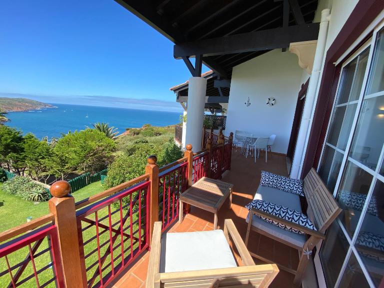 Top villa with extraordinary view of Atlantic - Bed and Breakfast São Martinho do Porto