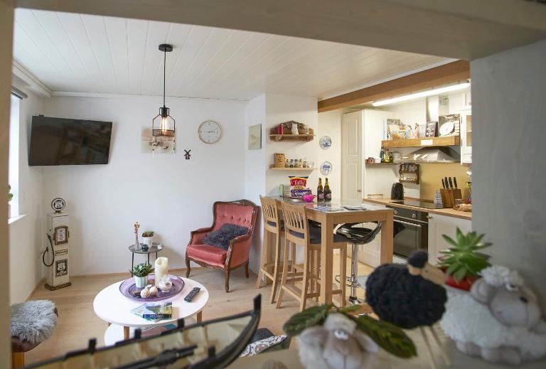 Romantic Klaksvik apartment - Ferienwohnung Klaksvík