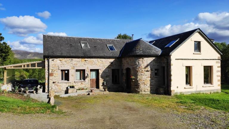 Sunrise House - Ferienwohnung Inverfarigaig
