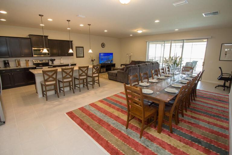 Large Luxury Home Pool Home - B&B Kissimmee