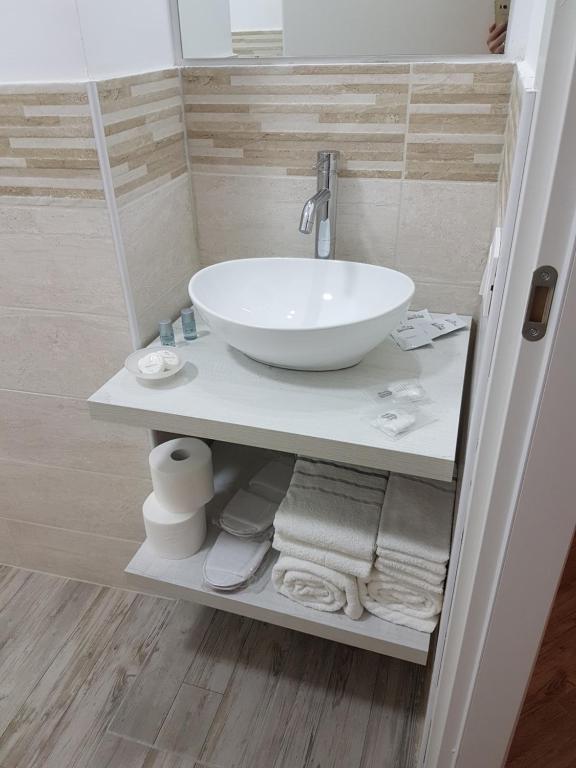 Giuchry Apartment - B&B Merano