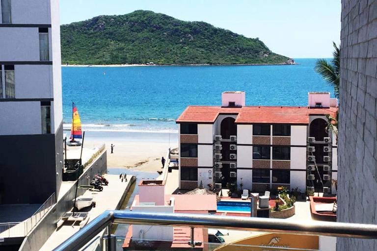 DepaDeLUX 35 mt de la Playa! Zona Dorada Vista al Mar! - B&B Mazatlán