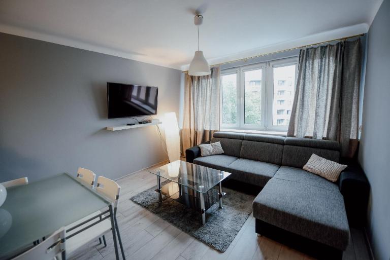 High Standard-University District - B&B Łódź