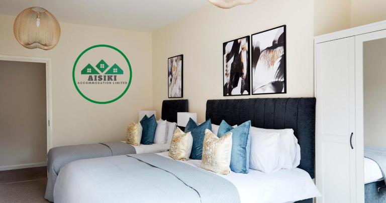 Aisiki Living at Alexandra Road, 2-Bedroom & 2-Bathroom with King or Twin Beds with Free WiFi and Parking Space - B&B Watford