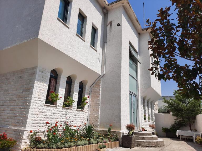 Guesthouse "PELIVANI" - Bed and Breakfast Berat