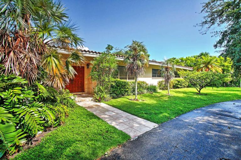7545 Southwest 124th Street - B&B Miami