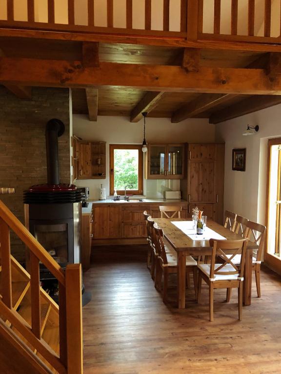 Gozdarjeva koča nad Rimskimi Toplicami - B&B Dol pri Hrastniku